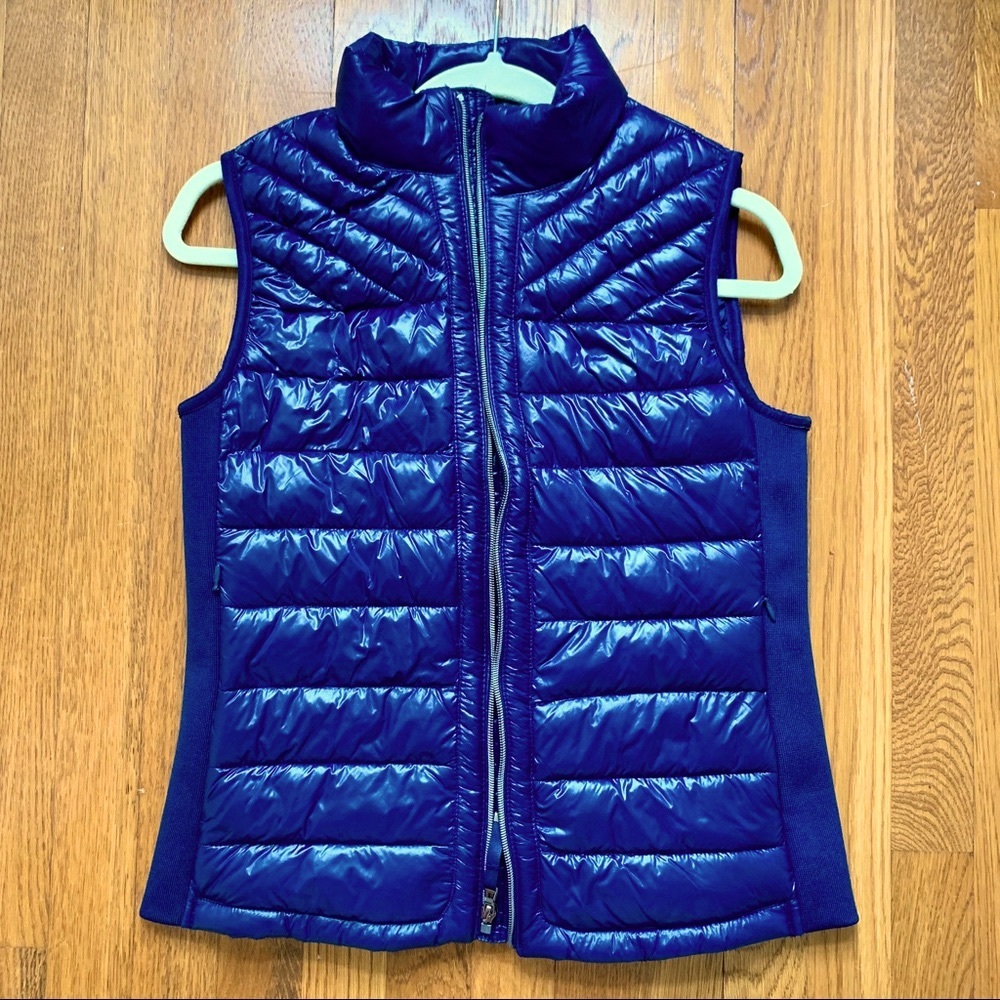 Gap shiny navy blue vest